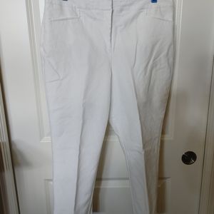 Chicos Fabulously slimming sz 2 crop White